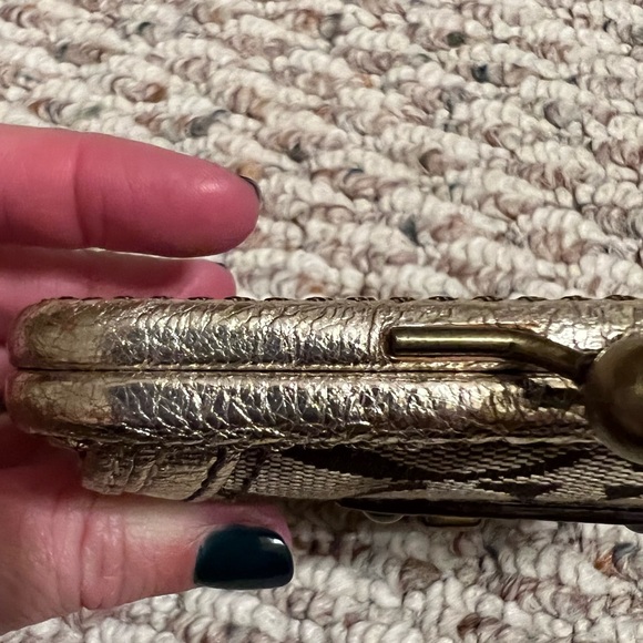 NWOT Coach Gold Signature Wallet with Striped Interior - Picture 5 of 14